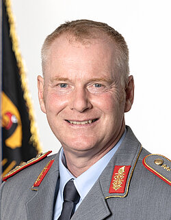 Generalstabsarzt Dr. Jürgen Meyer Offizielles Portrait von GenStArzt Dr. Jürgen Meyer